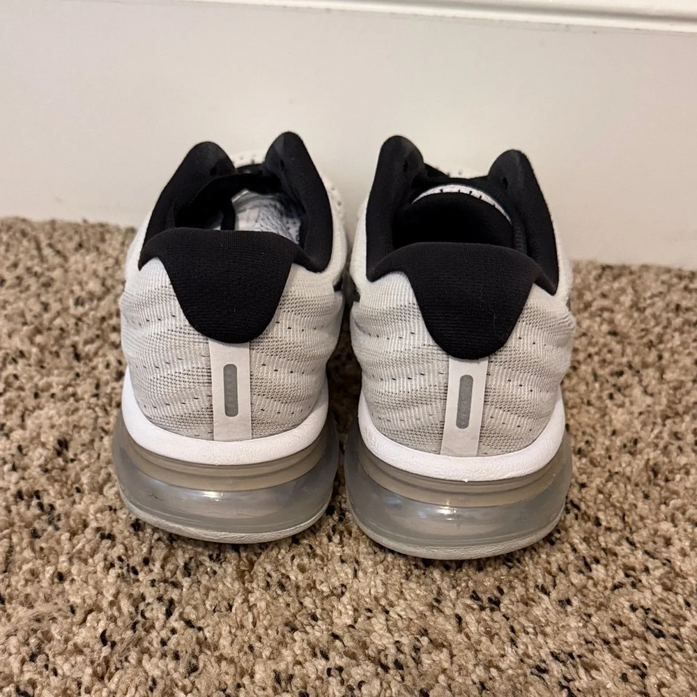 Nike Men's White and Black Air Max Running Shoes
